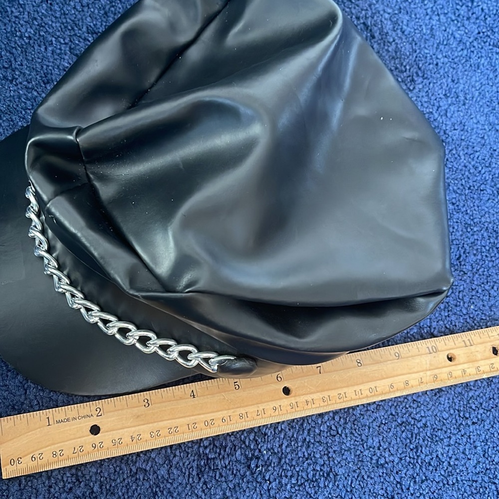 Chain hat - Picture 4 of 7